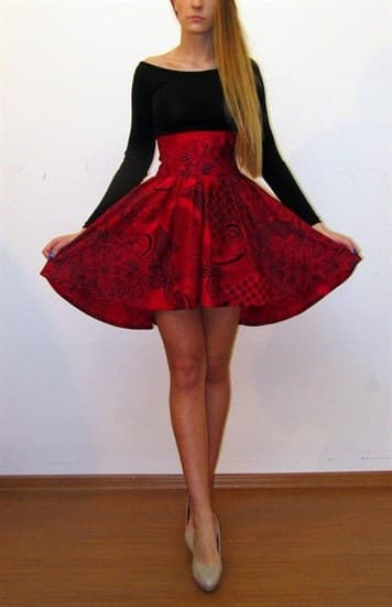 Платье с открытыми плечами  и широким поясом - фото 10393