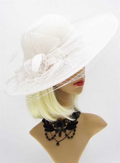 Белая шляпа с широкими полями из соломки с вуалью - фото 16127