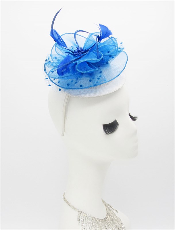 Белая шляпка Фелисити с объемным синим регилином - фото 23561