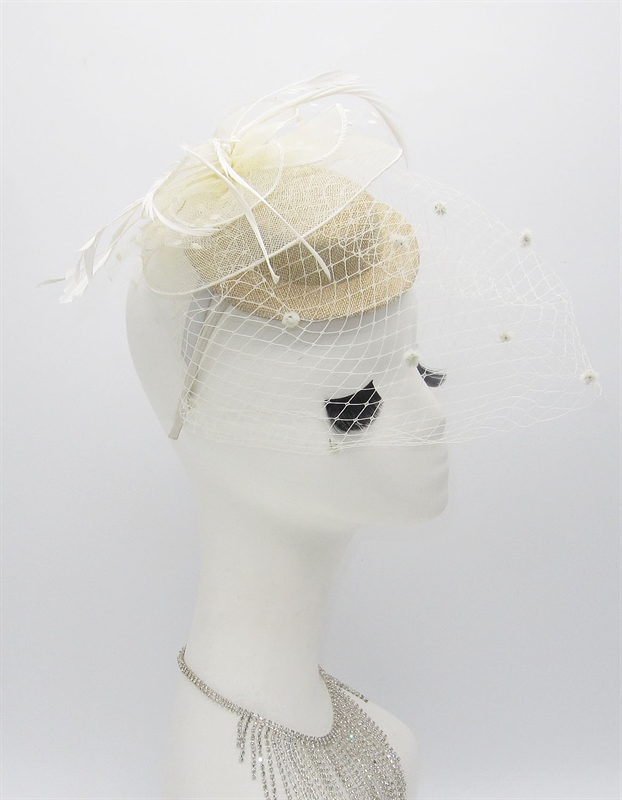 Шляпка для девочки с вуалью Филисити. Бежевая - фото 23918