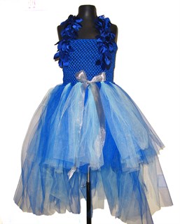 Синее детское платье из фатина со шлейфом