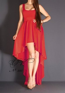 Красное платье короткое спереди и длинное сзади. 225
