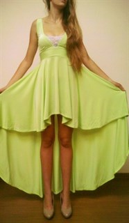 Салатовое платье спереди короткое, сзади длинное. 257 - фото 7206