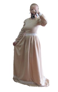 Бежевое платье в пол с белым кружевом
