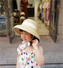 Летняя шляпа из соломки с полями для девочки - фото 23675