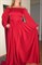 Красное шелковое платье с открытыми плечами и широкими рукавами - фото 9447